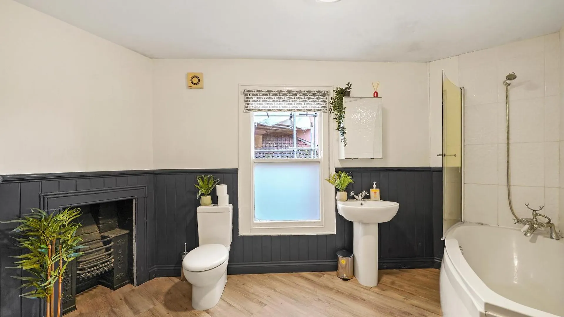 The Penthouse On Iconic Harbourside Apartment